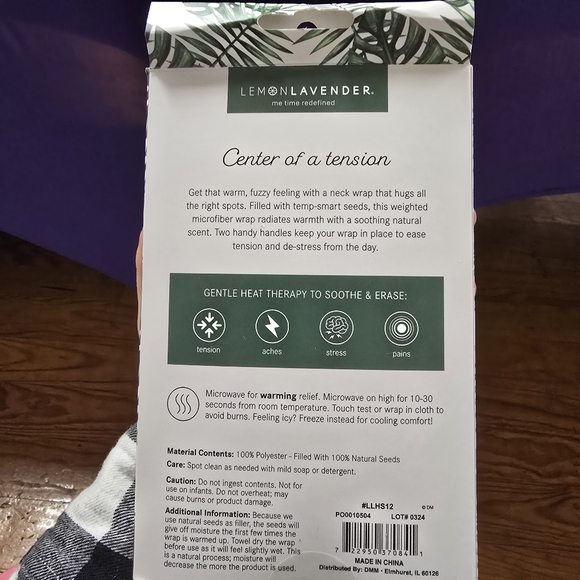 Hot Stuff Neck Wrap Monstera Leaves - Picture 3 of 3